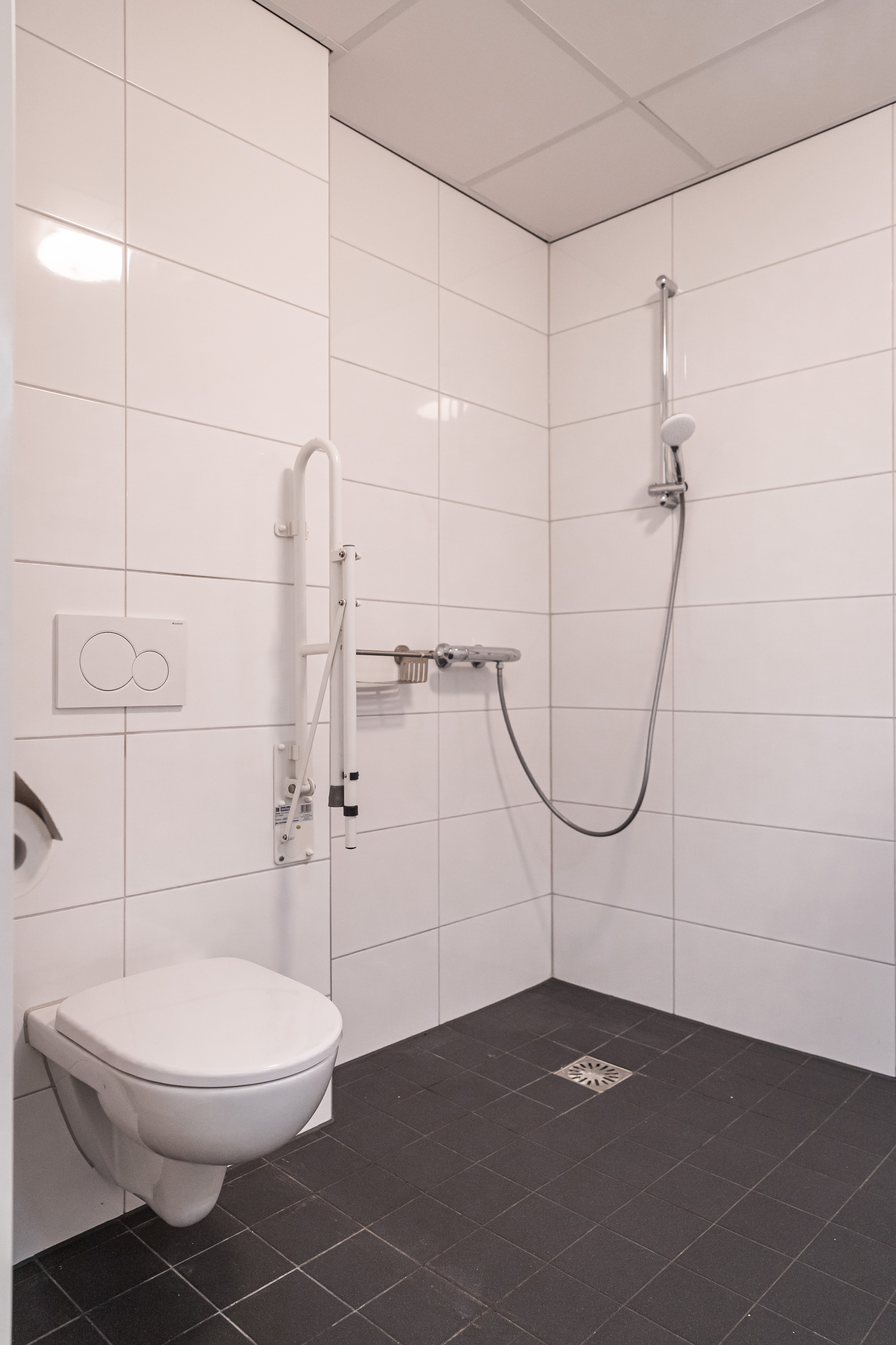 2022-04-19_WP-Vermeerstr23-Geleen(Verzorging)-027 badkamer